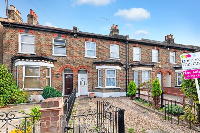 3 Bedroom Terraced House For Sale In Dennett Road, Croydon, CR0