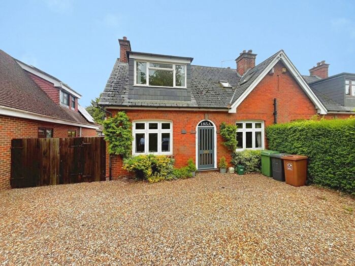 3 Bedroom Semi-detached House For Sale In Worting Road, Basingstoke, Hampshire, RG22