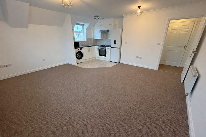 2 Bedroom Flat To Rent In Arklay Close, Uxbridge, UB8