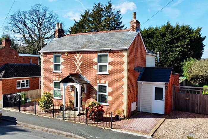 4 Bedroom Detached House For Sale In Moorlands Road, Camberley, GU15