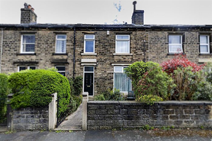 4 Bedroom Terraced House For Sale In Colwyn Street, Edgerton, Huddersfield, HD1