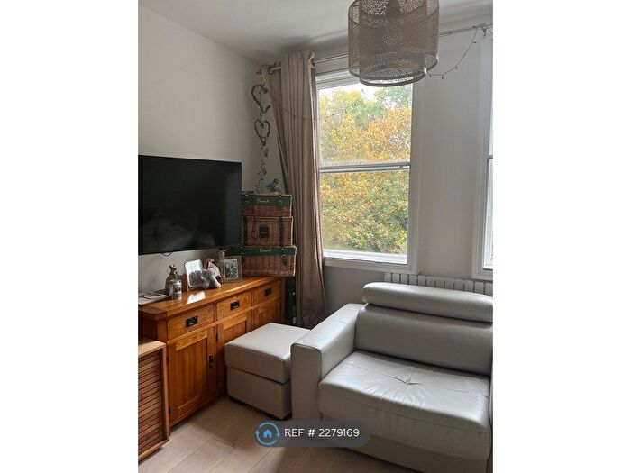 1 Bedroom Flat To Rent In Sinclair Road, London, W14