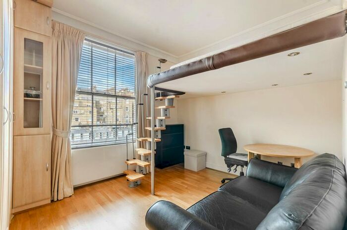 Studio To Rent In Queen's Gate, South Kensington, London, SW7