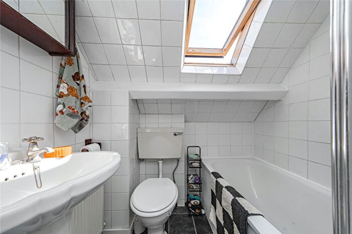 1 Bedroom Flat To Rent In Malbrook Road, London, SW15