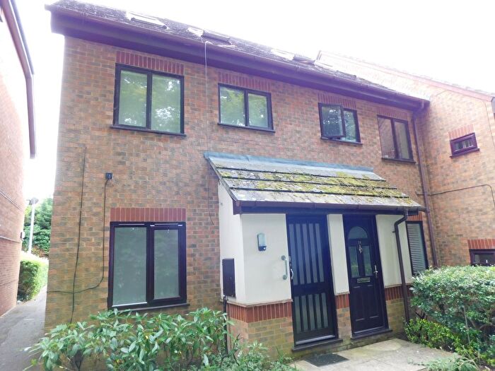 1 Bedroom Maisonette To Rent In The Wickets, Luton, Bedfordshire, LU2