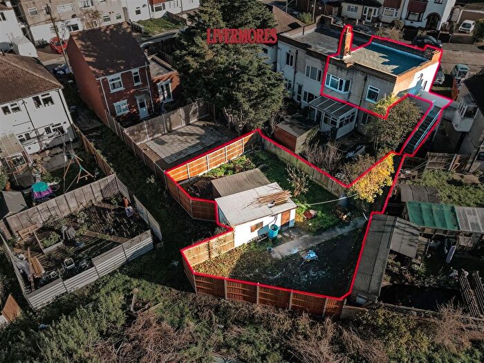 2 Bedroom Flat To Rent In Burnham Crescent, Dartford, DA1