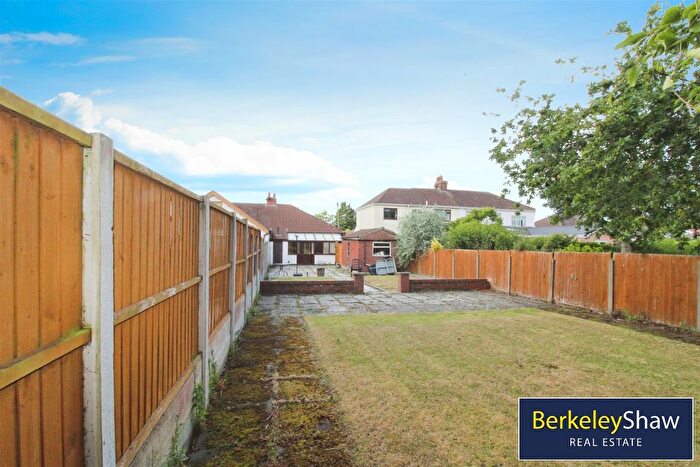 2 Bedroom Bungalow To Rent In Birchfield Way, Liverpool, L31