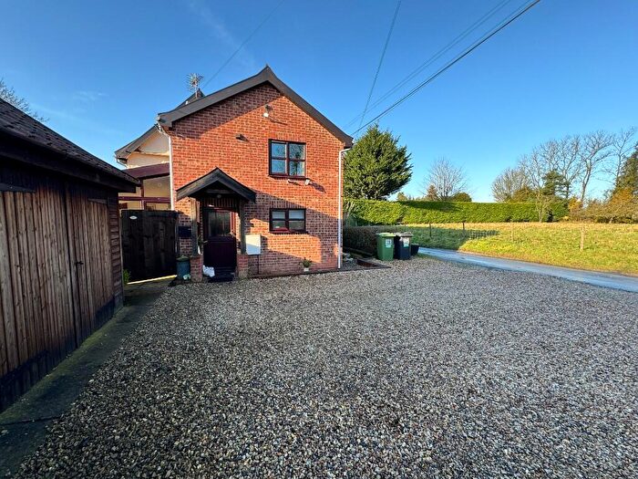 3 Bedroom Semi-Detached House For Sale In Stacksford, NR17