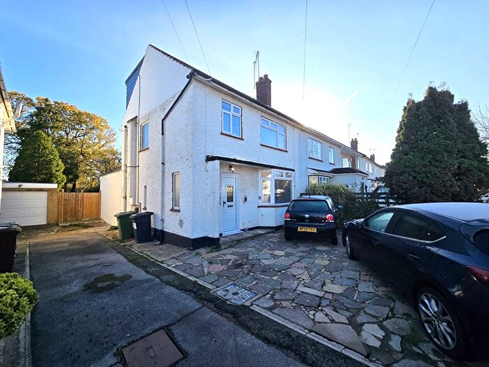 Studio To Rent In Windmore Avenue, Potters Bar, EN6