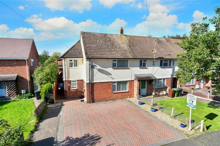 3 Bedroom End Of Terrace House For Sale In Castle Road, Southwick, Nr Fareham, Hampshire, PO17