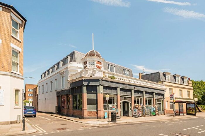 2 Bedroom Flat For Sale In Caroline Walk, Hammersmith, W6