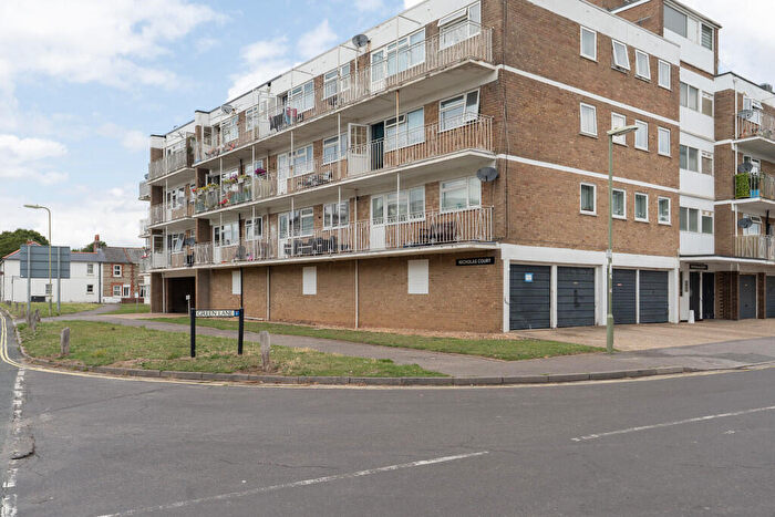3 Bedroom Apartment For Sale In Nicholas Court, Green Lane, Hayling Island, PO11