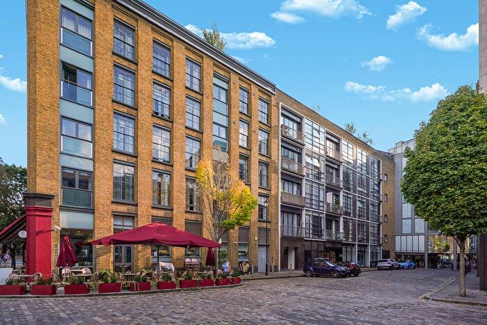 2 Bedroom Flat To Rent In Spectrum House, St. Johns Square, Clerkenwell, EC1V