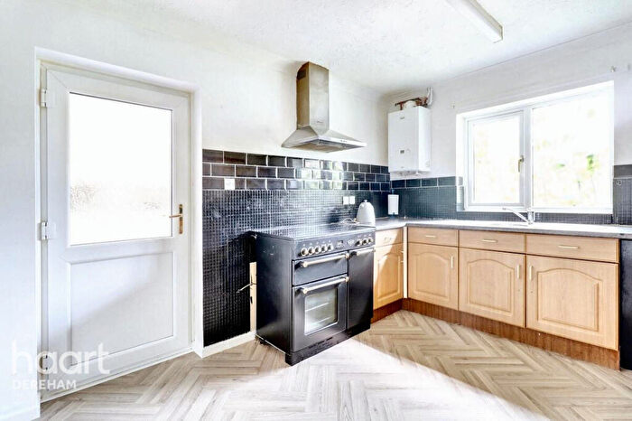 3 Bedroom Detached Bungalow For Sale In Charles Close, Toftwood, NR19