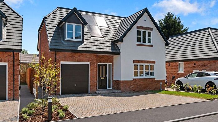 5 Bedroom Detached House For Sale In Lyttleton Gate, Studley, Warwickshire, B80