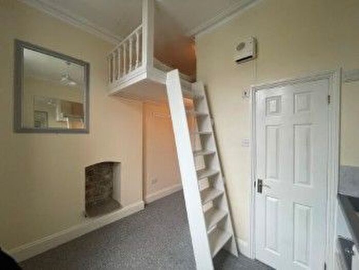 Studio To Rent In First Avenue, Hove -, BN3