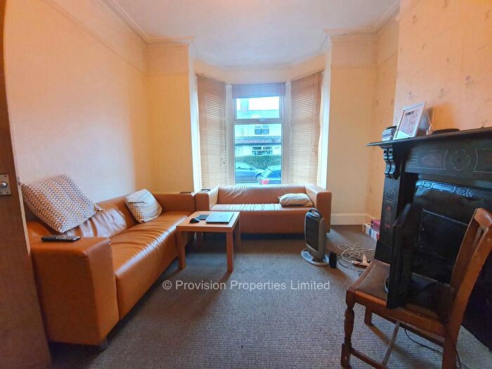 4 Bedroom Terraced House To Rent In Walmsley Road, Hyde Park, Leeds, LS6