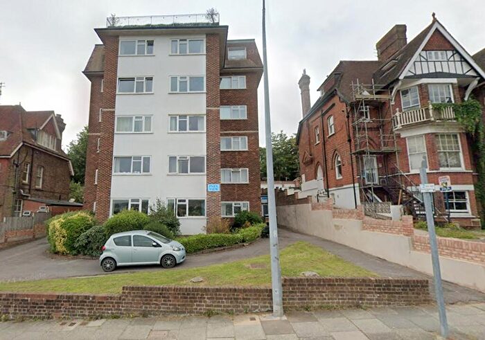 2 Bedroom Flat To Rent In Highcroft Villas, Brighton, BN1