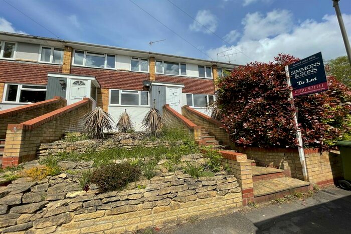 3 Bedroom House To Rent In Deanfield Road, Henley-on-Thames, RG9