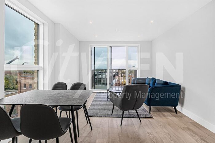 2 Bedroom Flat To Rent In Aquifer House, Horlicks Quarter, SL1