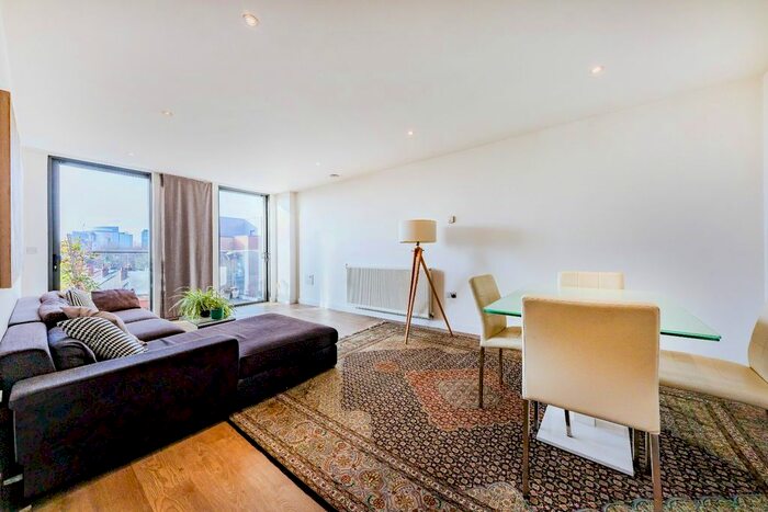 2 Bedroom Flat To Rent In Baltic Avenue, Brentford, TW8