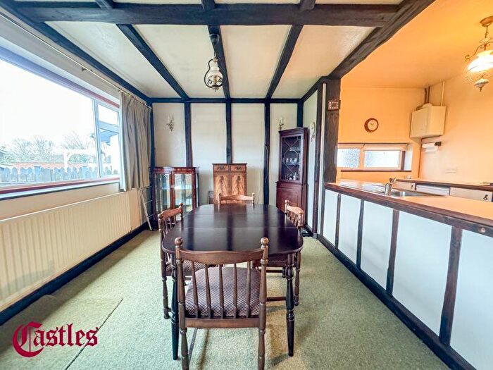 2 Bedroom Bungalow For Sale In Honey Lane, Waltham Abbey, EN9