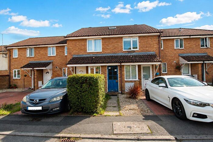 1 Bedroom Flat For Sale In Oaktree Crescent, Bradley Stoke, BS32