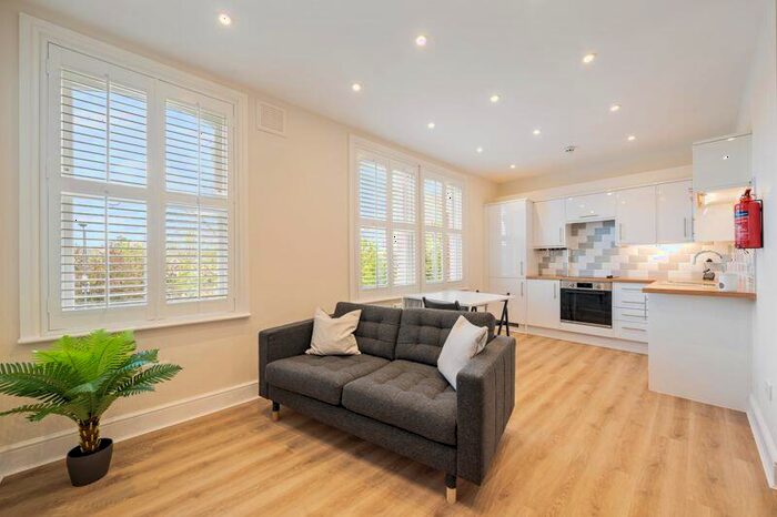 2 Bedroom Flat To Rent In Harvist Road, Queens Park, London, NW6