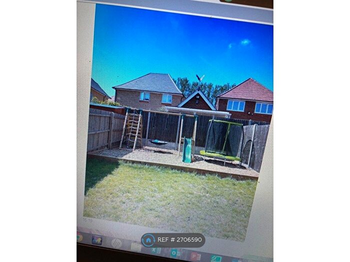 3 Bedroom Semi Detached House To Rent In Rainham, Rainham, ME8