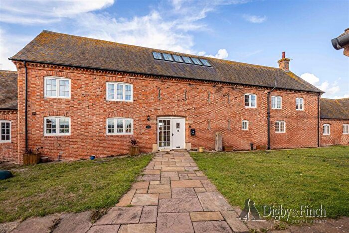 4 Bedroom Barn Conversion For Sale In Works Lane, Barnstone, Nottingham, NG13