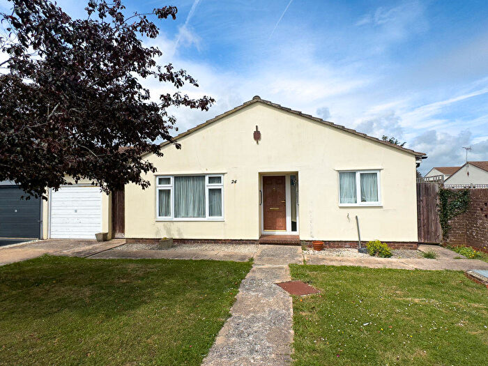 3 Bedroom Detached Bungalow For Sale In Guernsey Farm Lane, Felpham, PO22