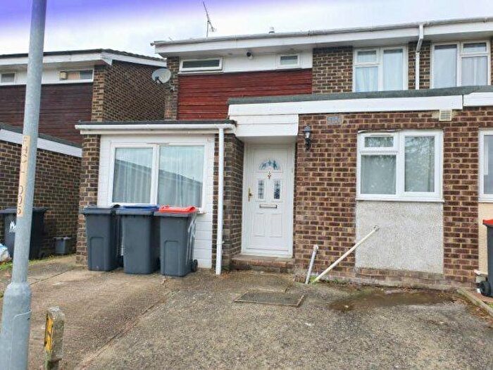 5 Bedroom Semi-Detached House To Rent In Headcorn Drive, Canterbury, Kent, CT2