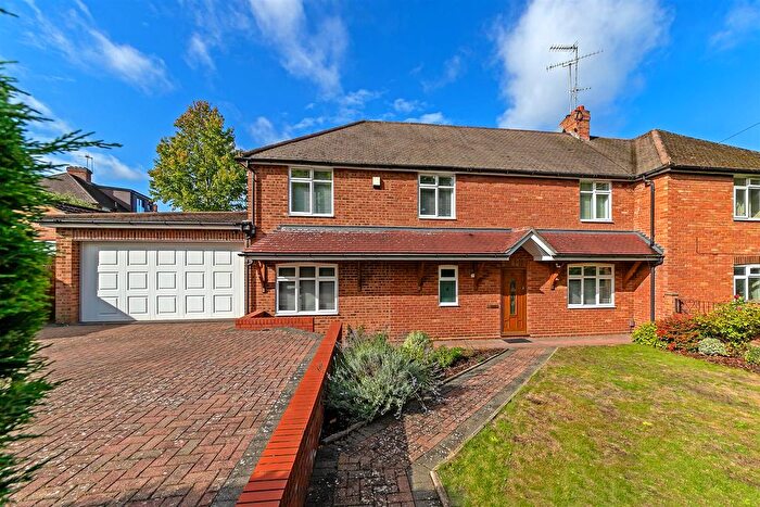 4 Bedroom Semi Detached House For Sale In Townsend Drive, St. Albans, AL3