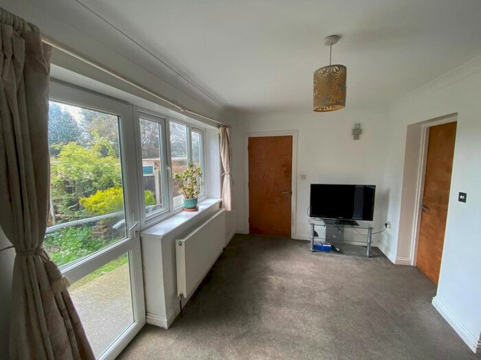 1 Bedroom Property To Rent In Old Road East, Gravesend, DA12