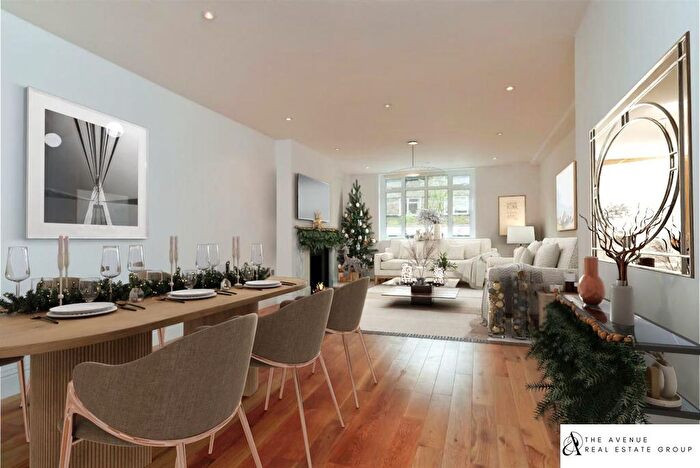 3 Bedroom Flat For Sale In St. James Close, London, NW8