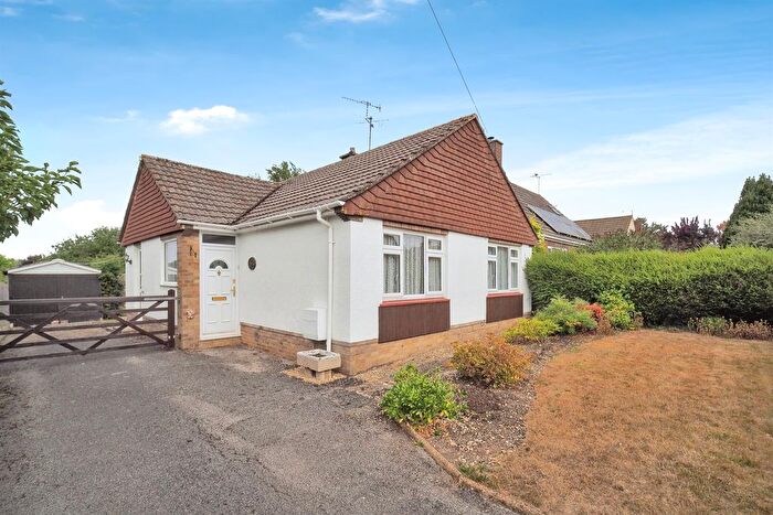 3 Bedroom Detached Bungalow For Sale In Downleaze, Durrington, Salisbury, SP4