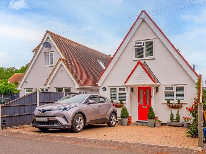 3 Bedroom Detached House For Sale In Eastwood Old Road, Leigh-On-Sea, SS9