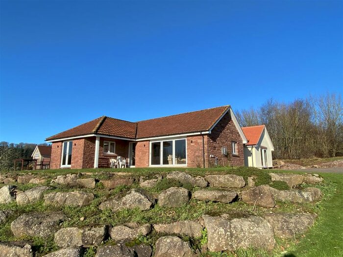 2 Bedroom Detached Bungalow To Rent In Aylburton, Lydney GL15
