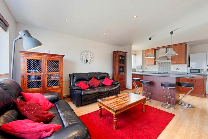 2 Bedroom Flat To Rent In Graham Road, Wimbledon, SW19