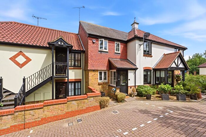 2 Bedroom Terraced House For Sale In Loire Mews, Harpenden, Hertfordshire, AL5
