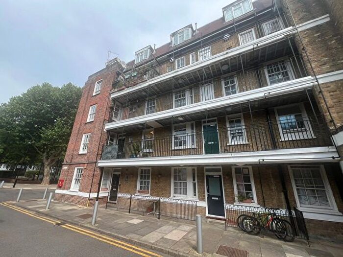 2 Bedroom Flat To Rent In Lancaster West, London, W11