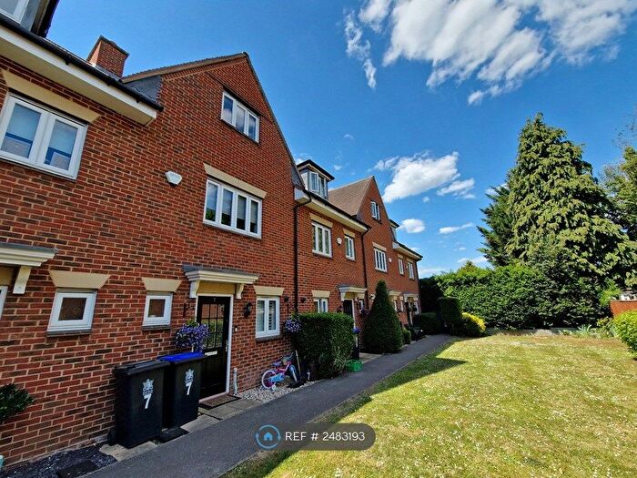 4 Bedroom Terraced House To Rent In Montague Close, Farnham Royal, Slough, SL2
