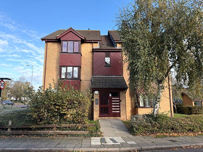 Studio For Sale In Pentland Place, Northolt, UB5