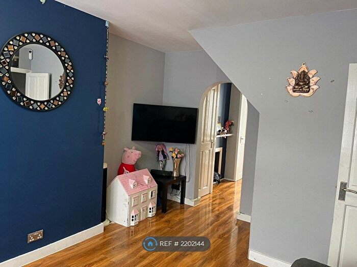 2 Bedroom Terraced House To Rent In Rochester Avenue, Feltham, TW13