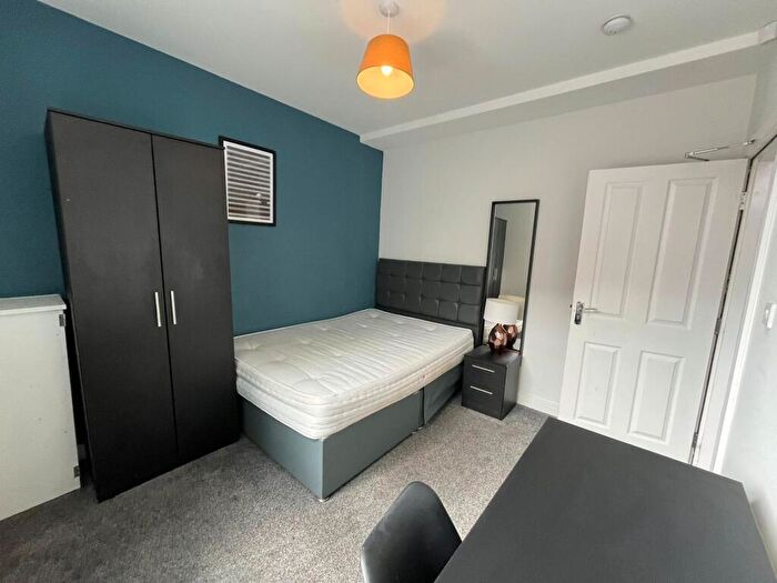 4 Bedroom House To Rent In Annie Street, Salford, M6