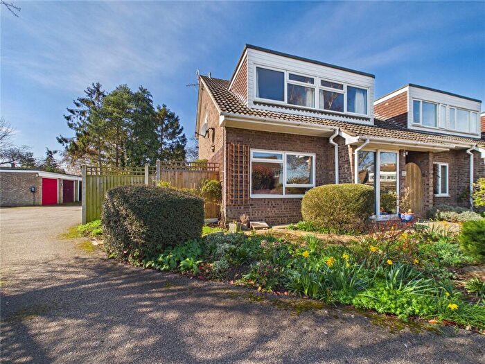 4 Bedroom Link Detached House For Sale In Chestnut Close, Great Waldingfield, Sudbury, Suffolk, CO10