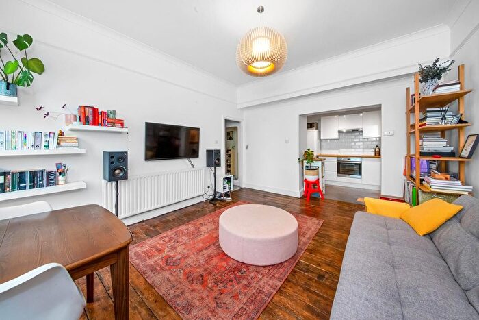 1 Bedroom Flat For Sale In Central Hill, Crystal Palace, London, SE19