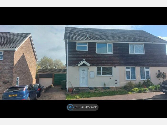 3 Bedroom Semi-Detached House To Rent In Wheatsheaf Way, Linton, Cambridge, CB21