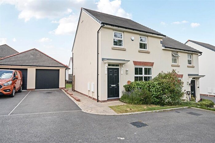 3 Bedroom Semi-Detached House For Sale In Northfield Lane, Barnstaple, EX31
