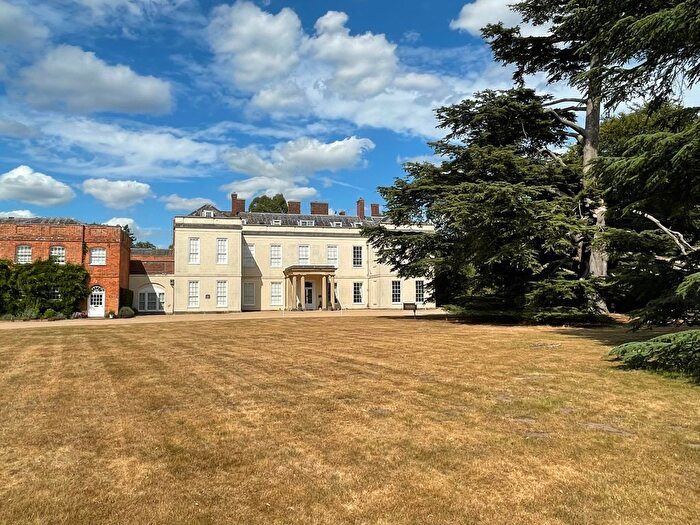 1 Bedroom Flat For Sale In Swallowfield Park, Reading, RG7